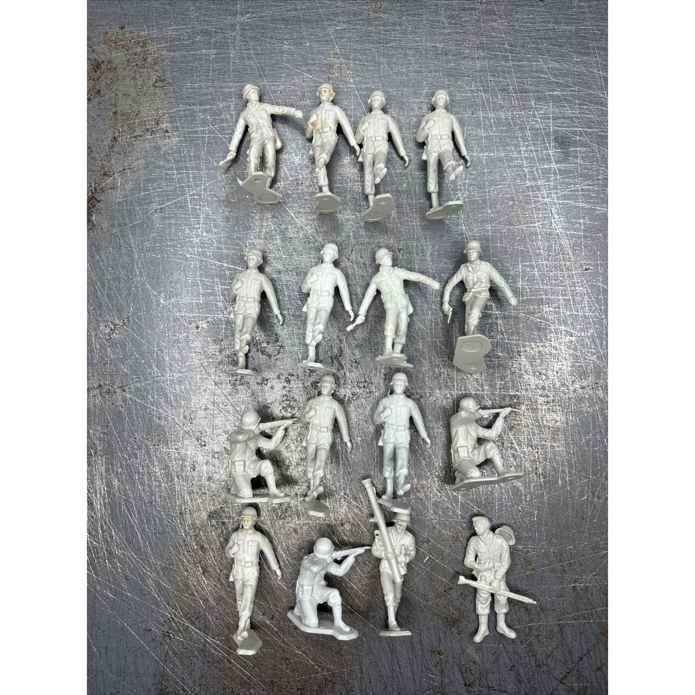 Vintage LOT Of 16 Marx Navarone Plastic Toy WWII Soldiers White Gray Playset